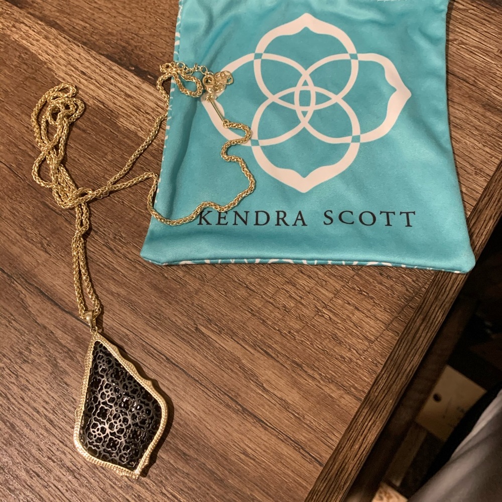 NWOT Kendra Scott necklace
